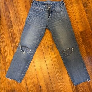 American Eagle Outfitters Women's Distressed Blue Jeans